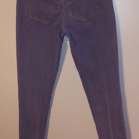 Jean's - Picture 3 of 3